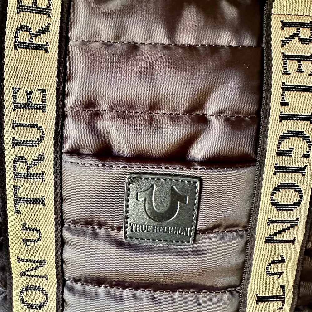 True religion quitted tote new with tags. Comes with a free designer gift - Picture 5 of 6